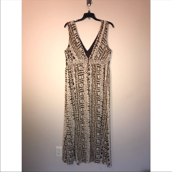 Elegant Maxi Dress - Picture 3 of 3